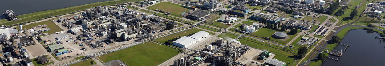 Luchtfoto Delfzijl Chemiepark