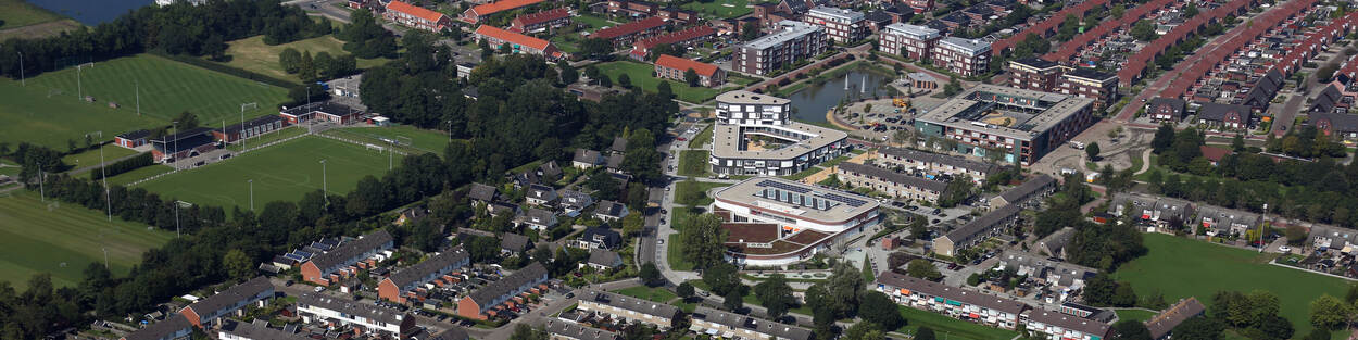 Luchtfoto van Opwierde Zuid